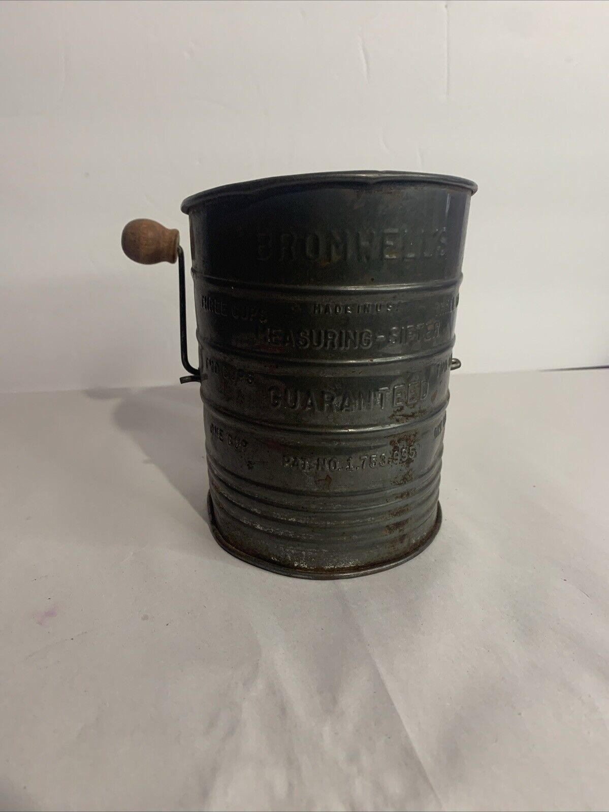 Vintage Bromwell’s Metal Measuring 5-Cup Flour Sifter Rustic Farmhouse Rusty