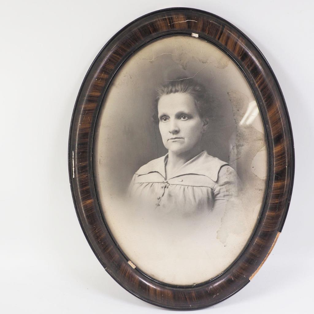 Antique Photograph Old Woman Oval in Bubble Frame 17\