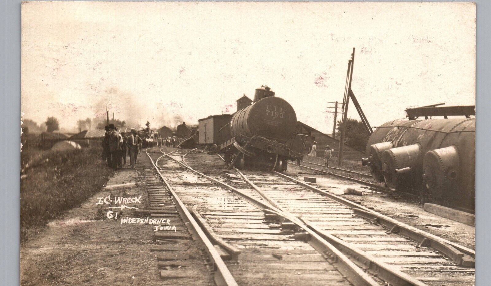 INDEPENDENCE IOWA TRAIN WRECK c1910 real photo postcard rppc ia icrr railroad