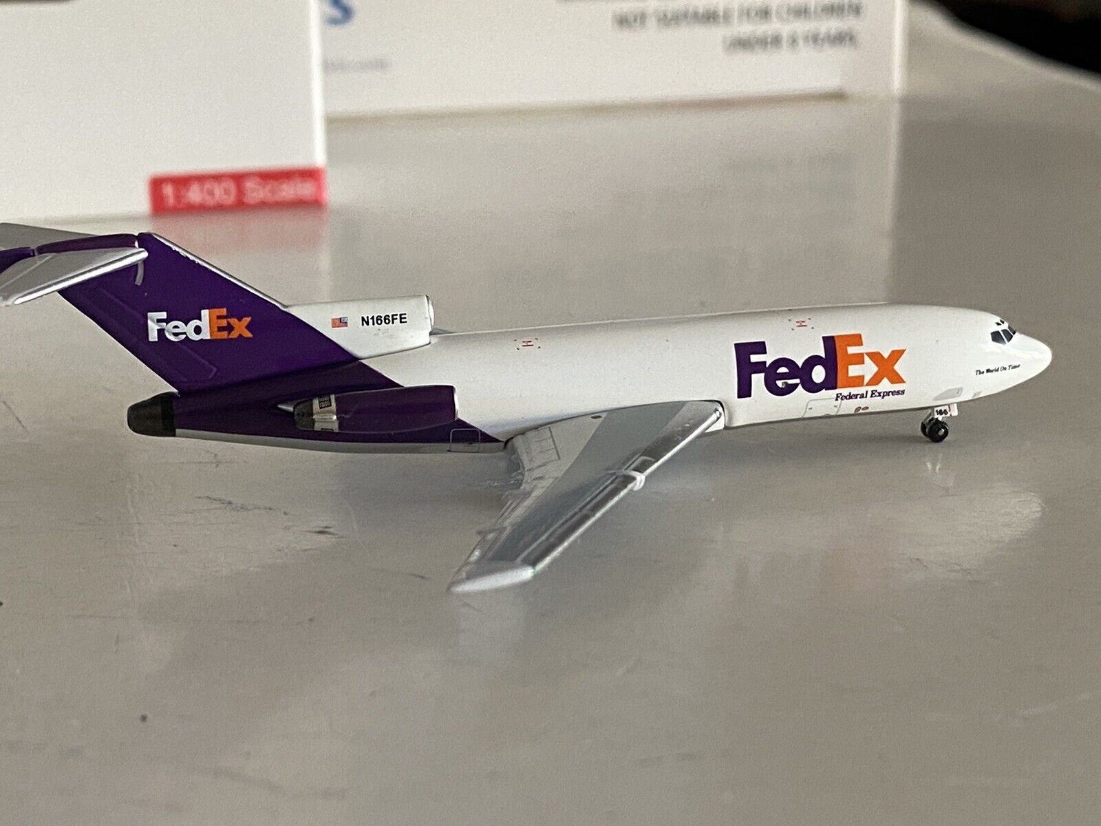Aeroclassics FedEx Federal Express Boeing 727-100 1:400 N166FE ACN166FE