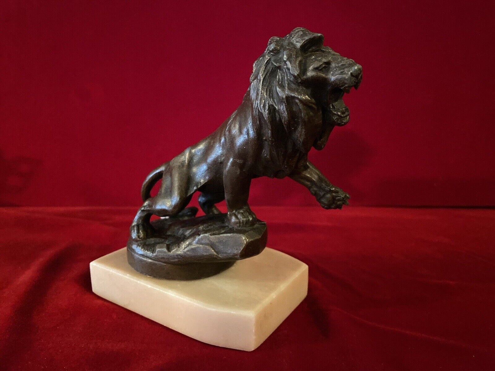 EXTREMELY Rare  EARLY 1920s Peugeot Lion Hood Ornament