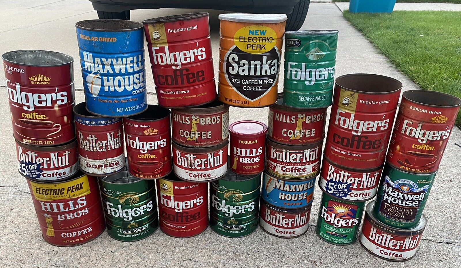 LOT OF (26) VINTAGE COFFEE CANS TINS - Folgers, Butter Nut, Sanka Maxwell House