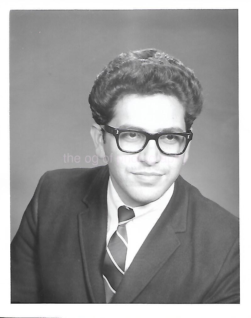 HIM Found Photograph PORTRAIT OF A MAN Original BLACK AND WHITE Vintage 211 43 O