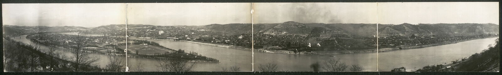 Photo:1909 Panoramic: Bird\'s eye view of Wheeling,West Virginia