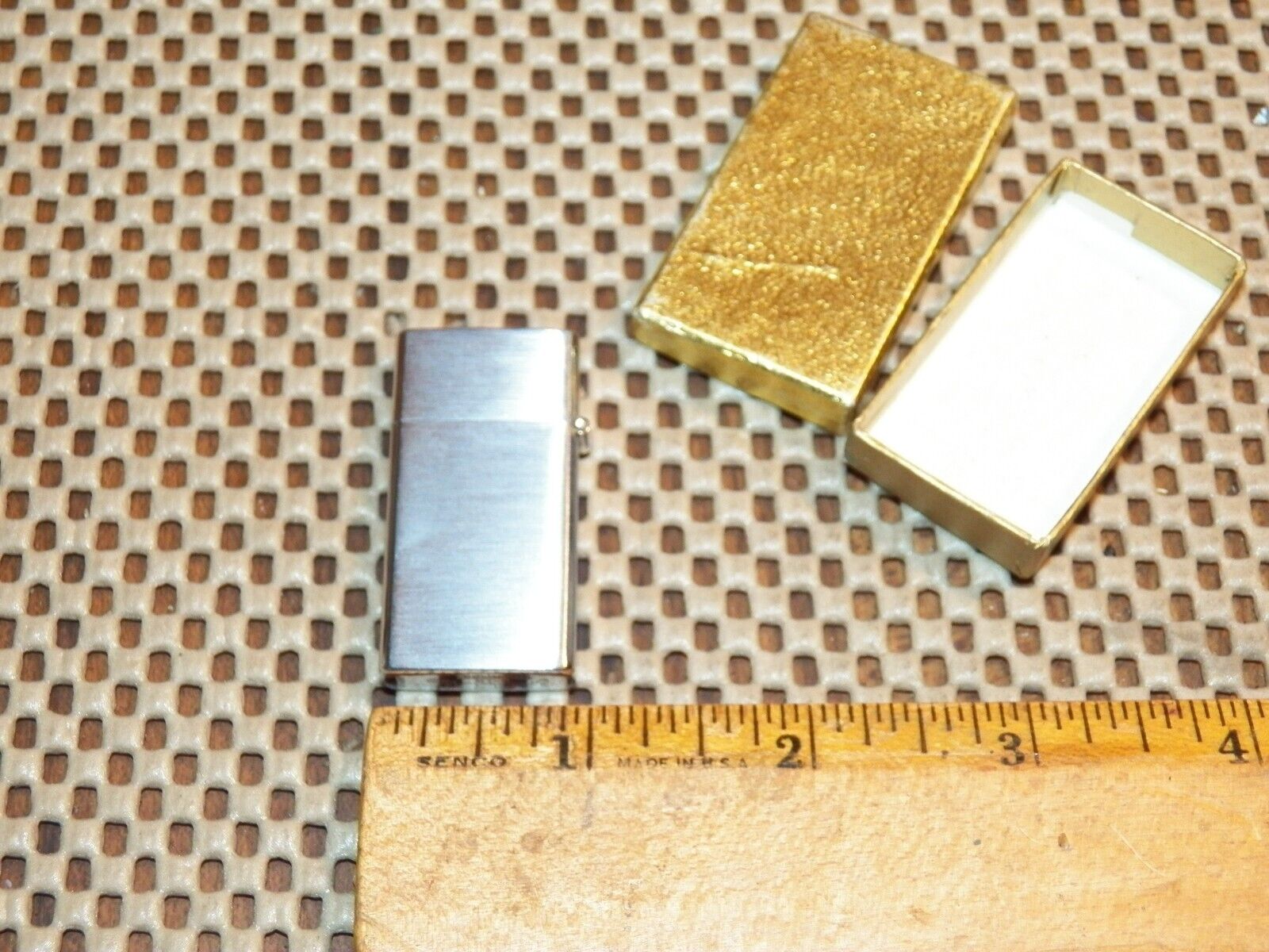 Vintage BARLOW B-15 Miniature Lighter - Unused in Box