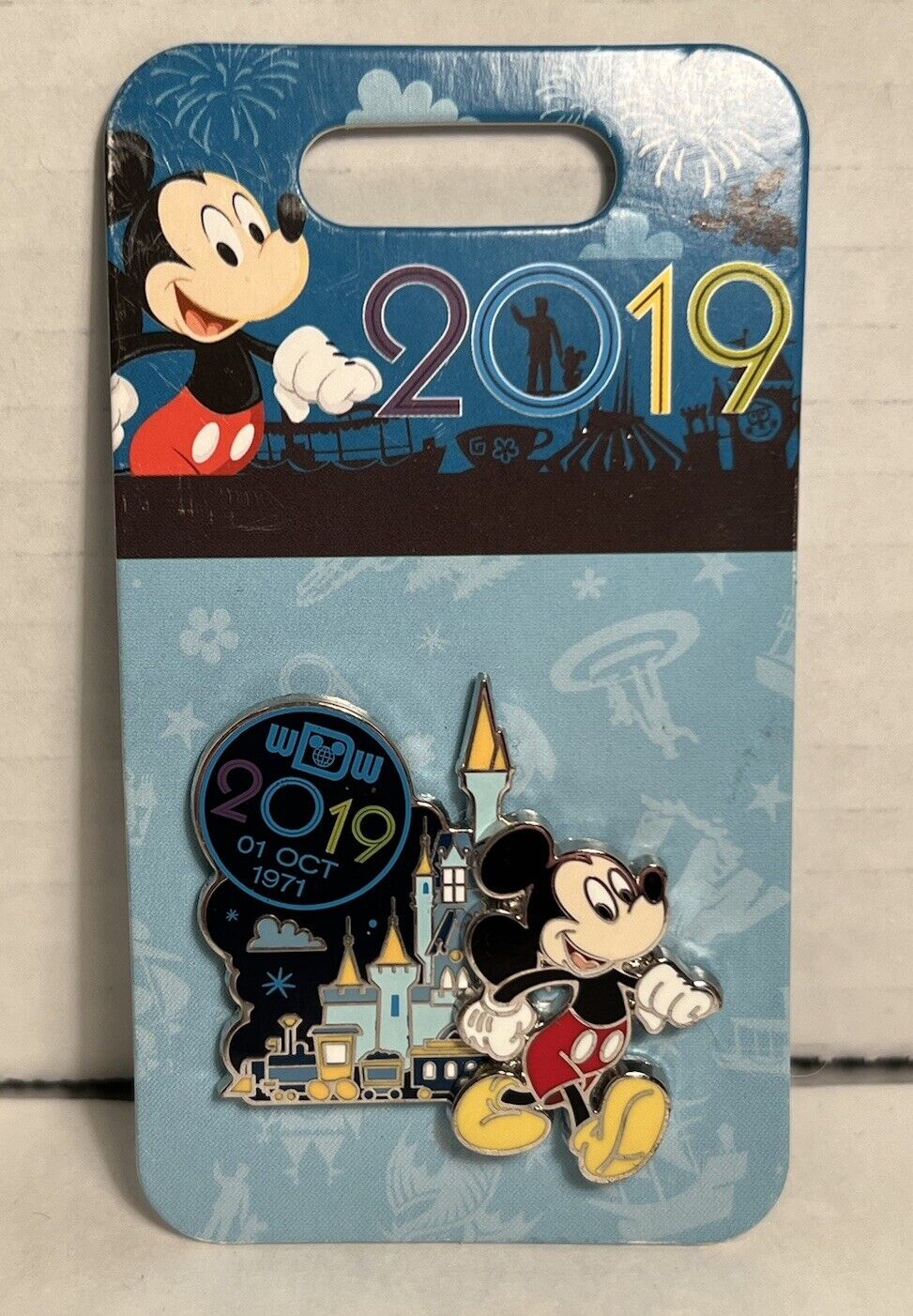 Walt Disney Parks World WDW Exclusive 2019 Mickey & Castle 01 OCT 1971 3-D Pin