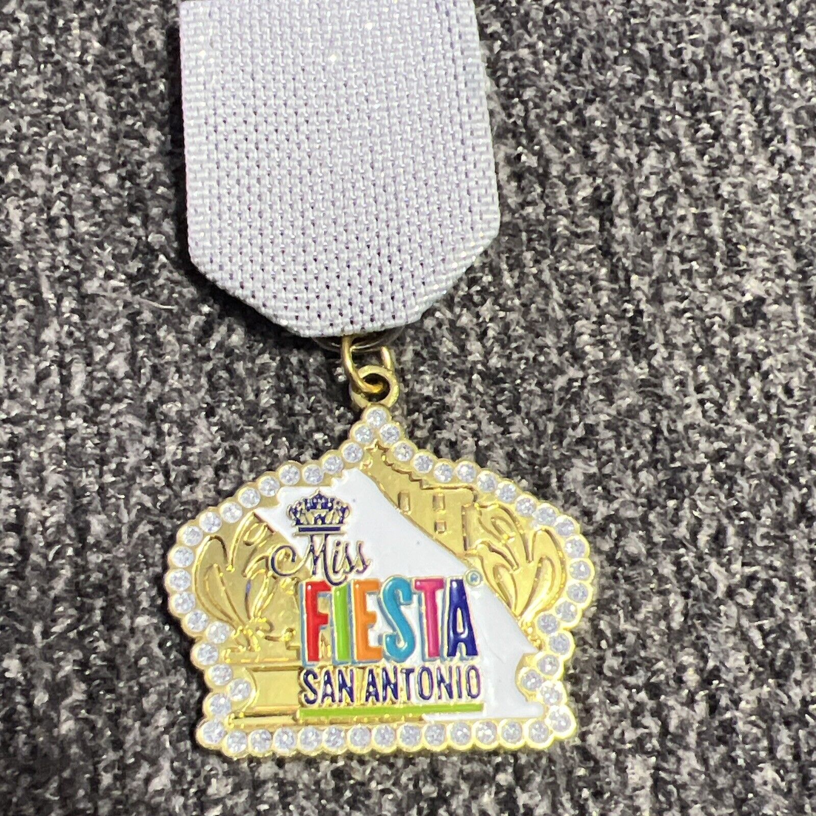 2017 Miss Fiesta San Antonio Official Medal, Diamonds Outline Crown