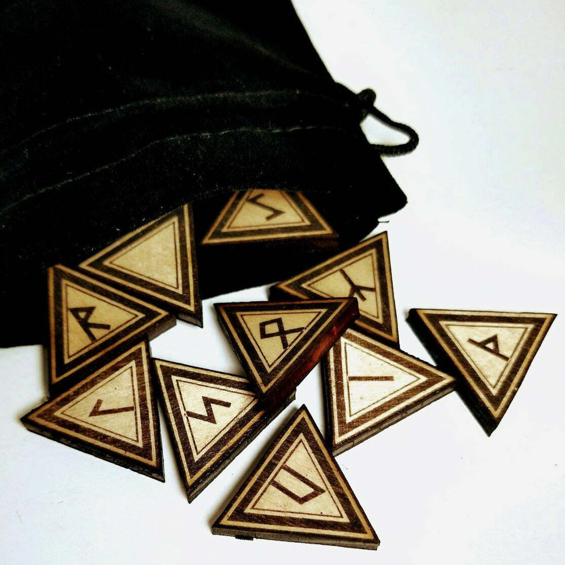 Triangle Norse Futhark Pocket Rune Divination Set Odin Valknut Knot viking USA