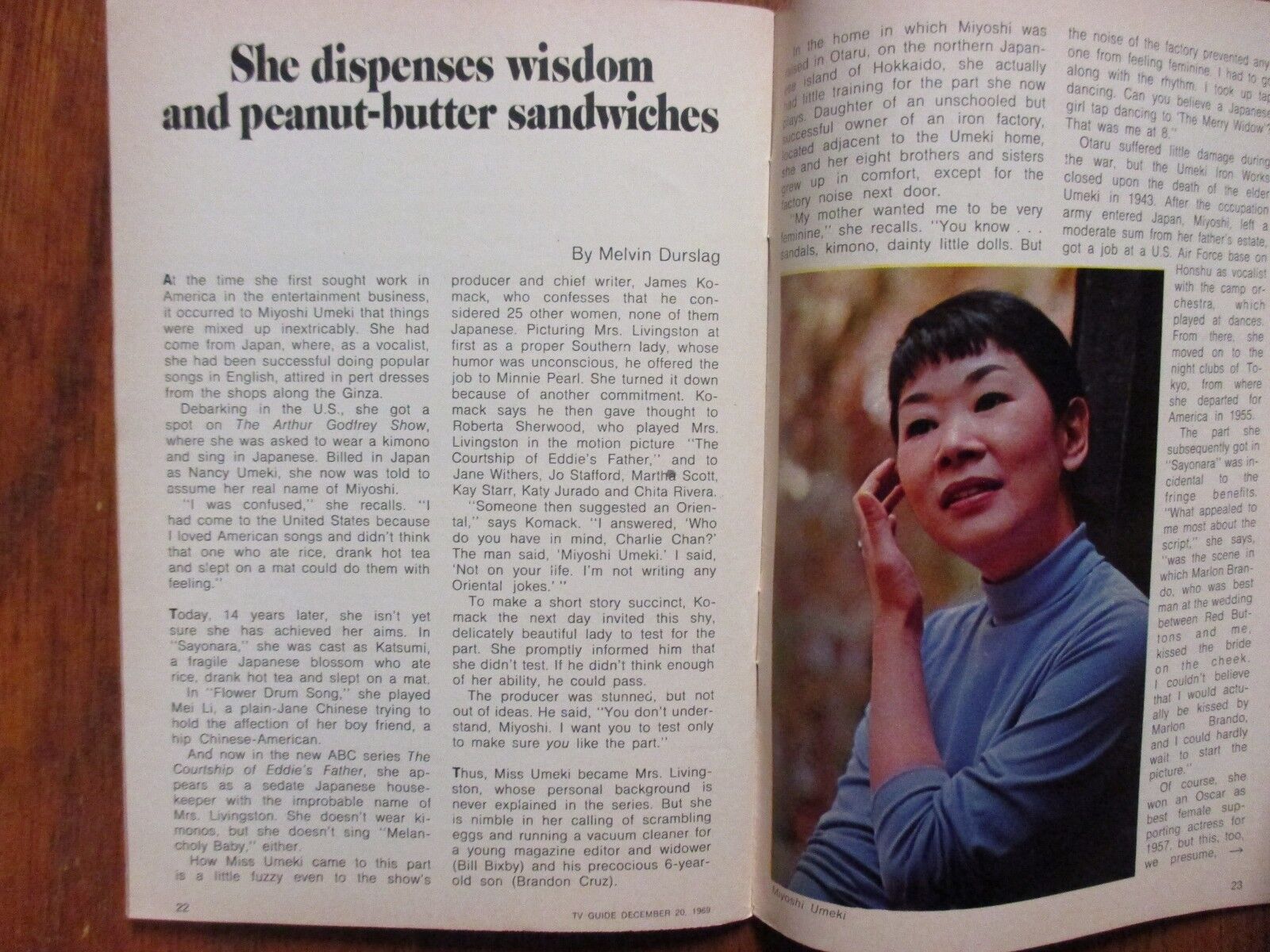 1969 TV Guide(CHRISTMAS ISSUE/MIYOSHI UMEKI/LLOYD NOLAN/CLINT WALKER/LESLIE UGGA