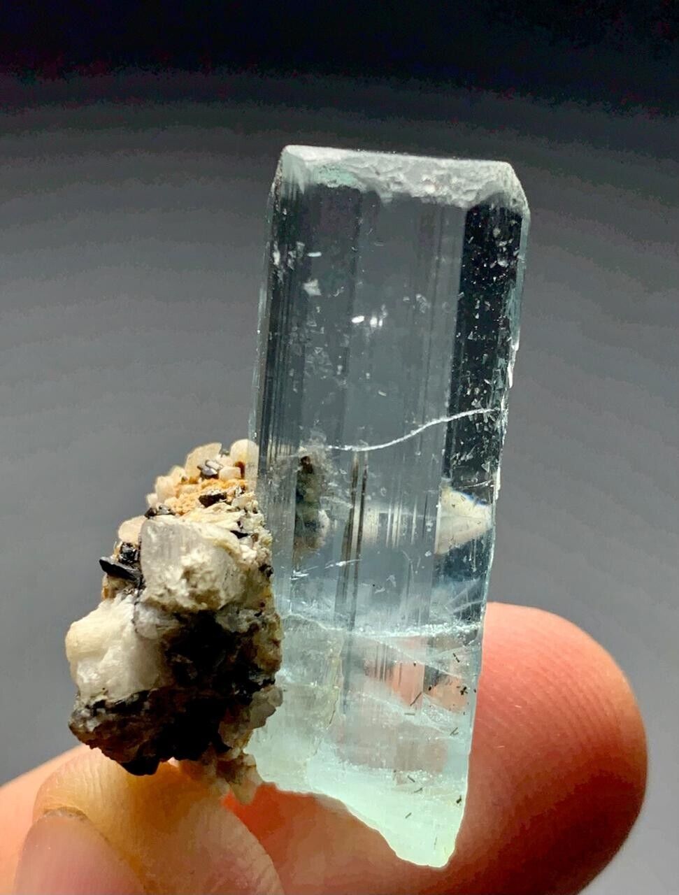 47Carat Aquamarine Crystal Specimen From Pakistan
