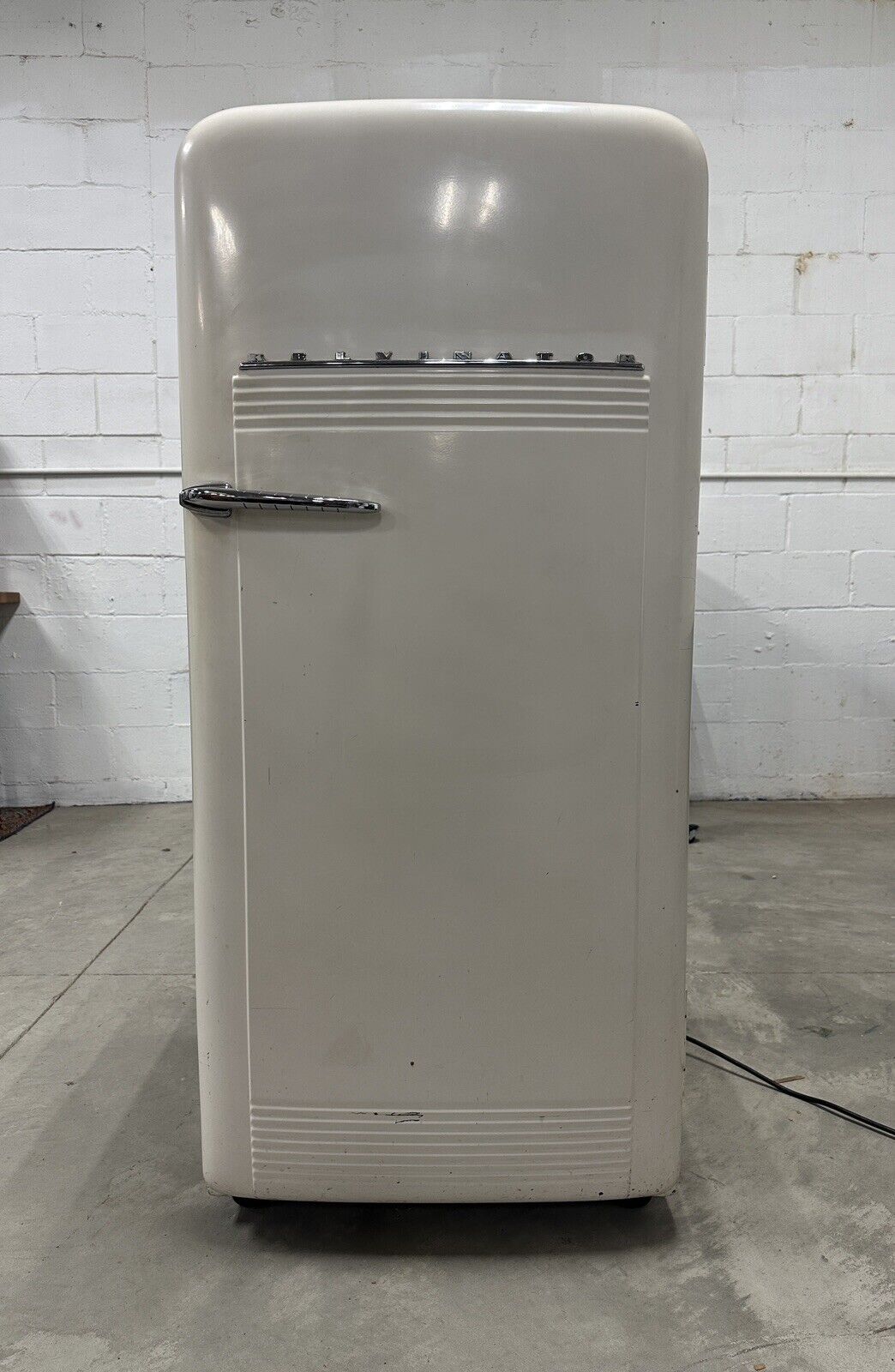 VTG Kelvinator Mid Century 1954 Refridgerator & Freezer # VND-R - Detroit MI USA