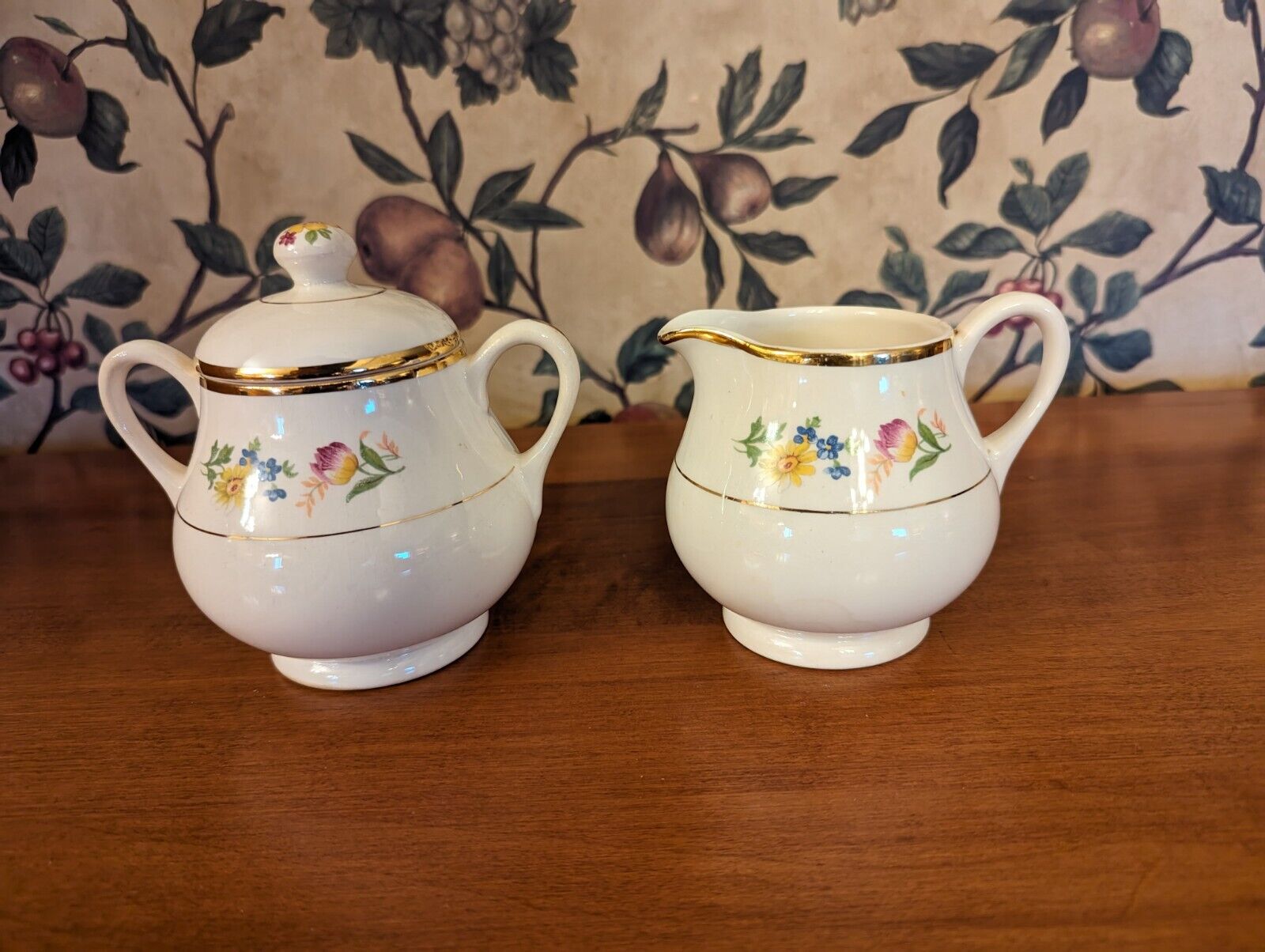  VINTAGE CROOKSVILLE CHINA CREAM AND SUGAR BOWL WITH LID #1041