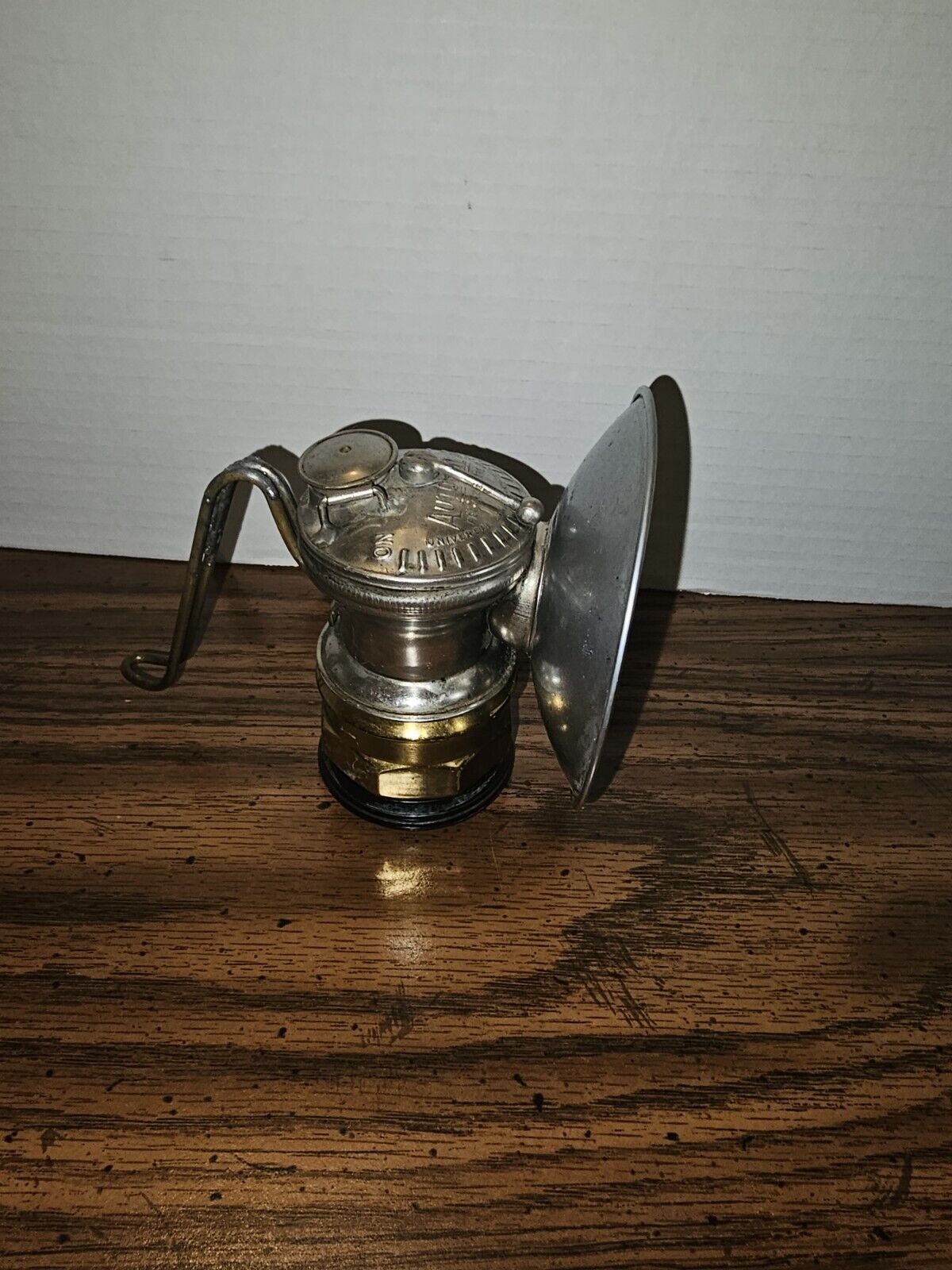 Vintage auto-lite universal lamp co Headlamp