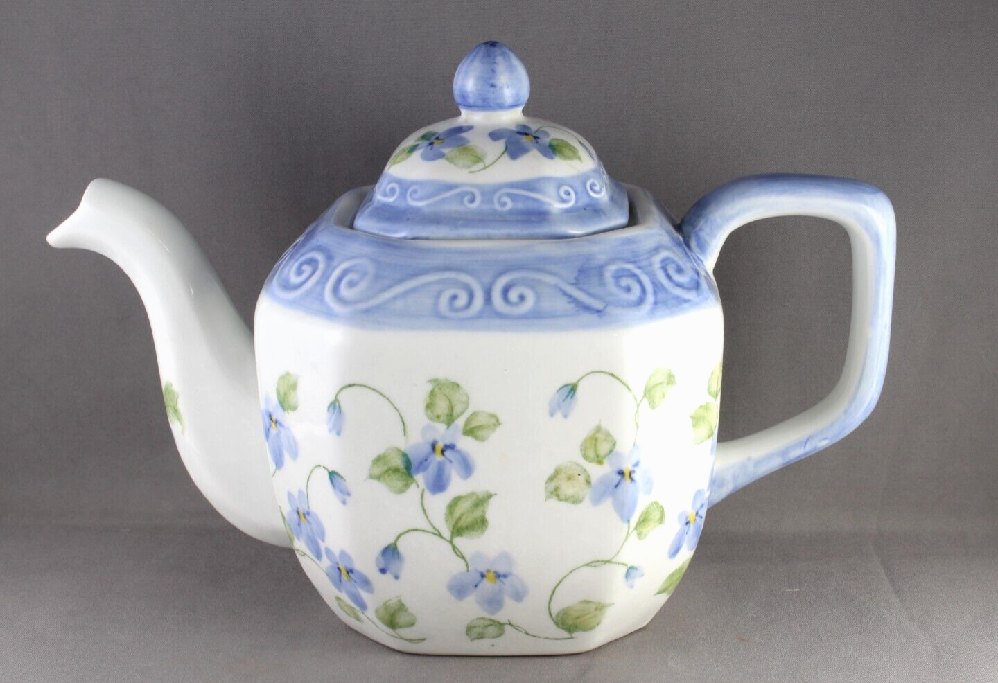 Blue Morning Glory Teapot With Lid 6.5\
