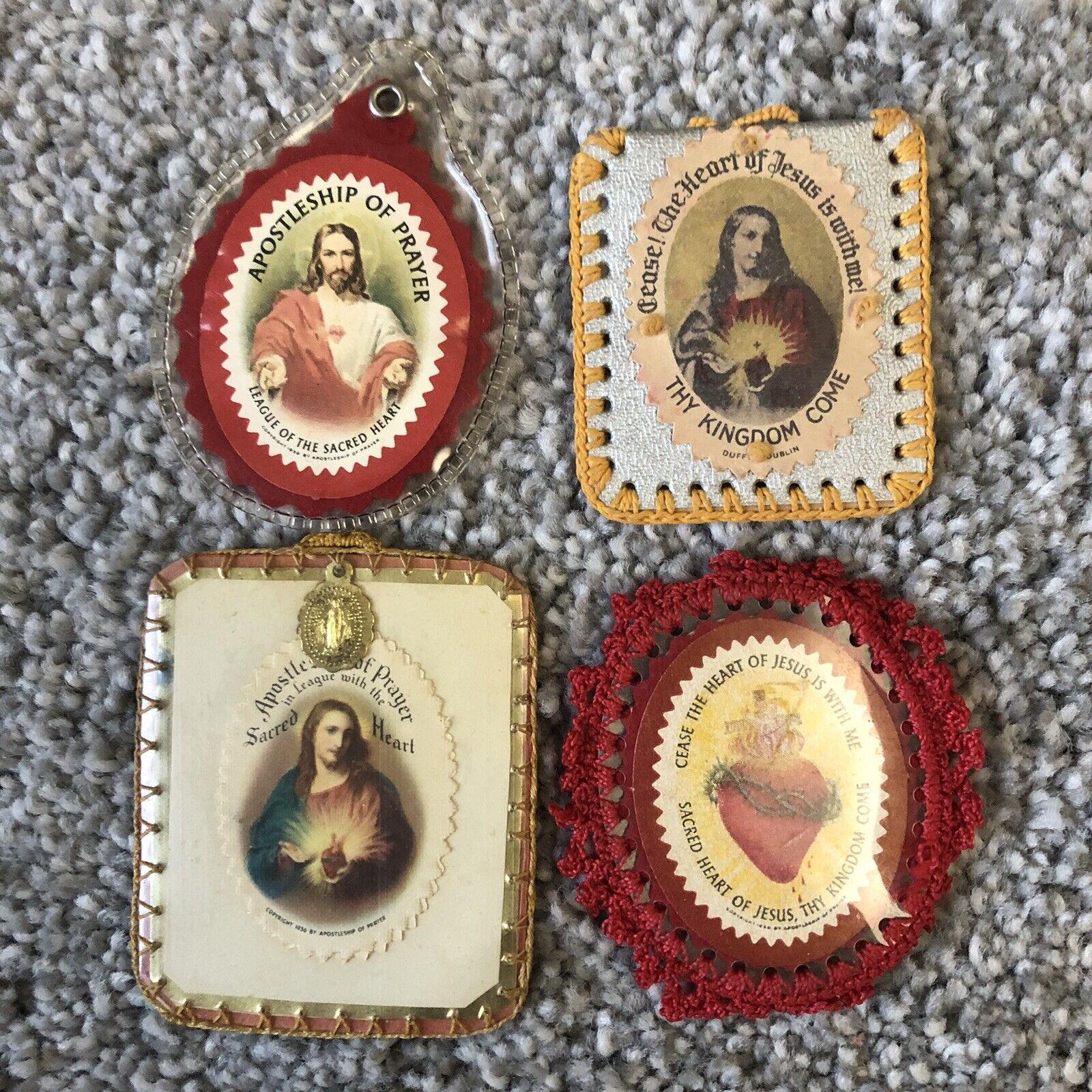Vintage Cloth Scapulars Apostleship of Prayer Sacred Heart of Jesus 1959 Medals