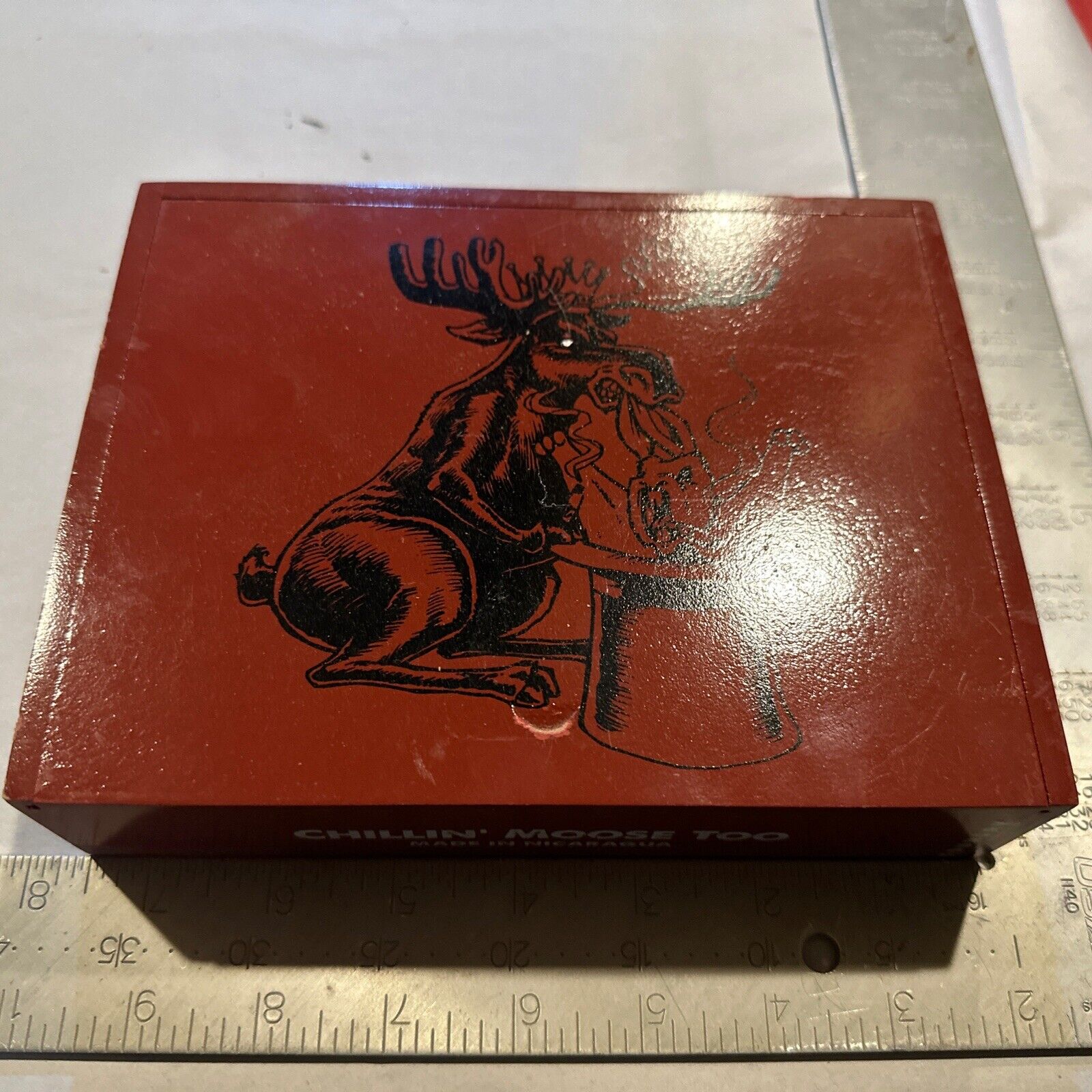 LARGE MOOSE VS Chillin Moose Too Corona Large Red Empty Wooden Cigar Box Wood