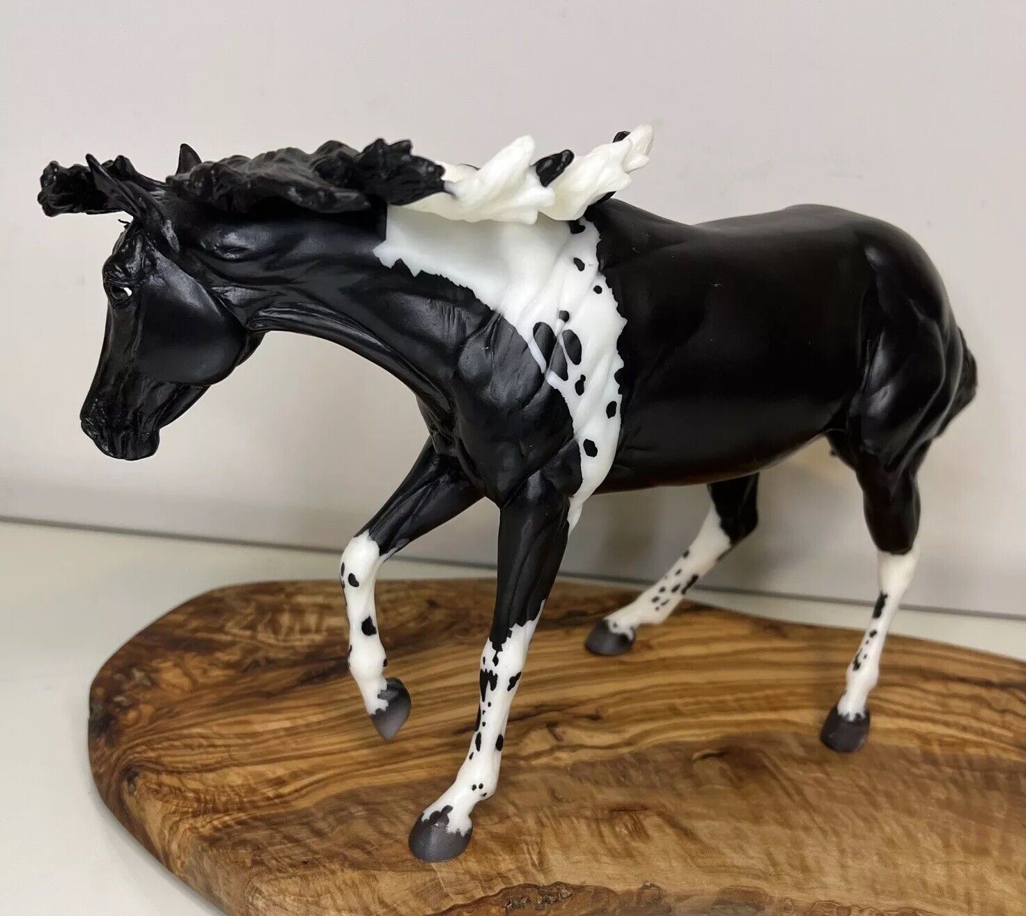 Breyer Horses Champion Cutting Mare – Paint Me a Pepto - “Deja” EUC