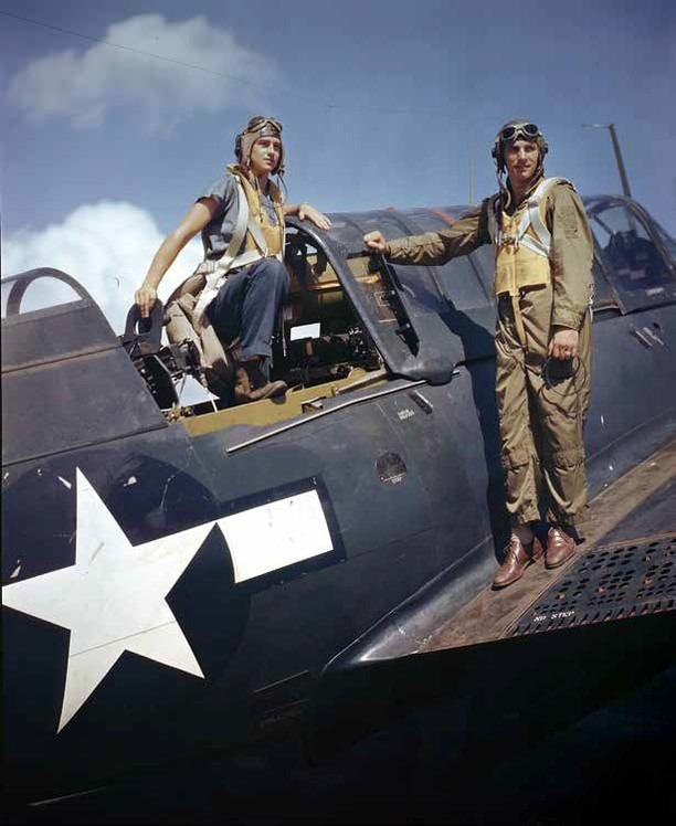 COLOR WW2 WWII Photo World War Two / US Navy Dauntless SBD Dive Bomber Crew 5535
