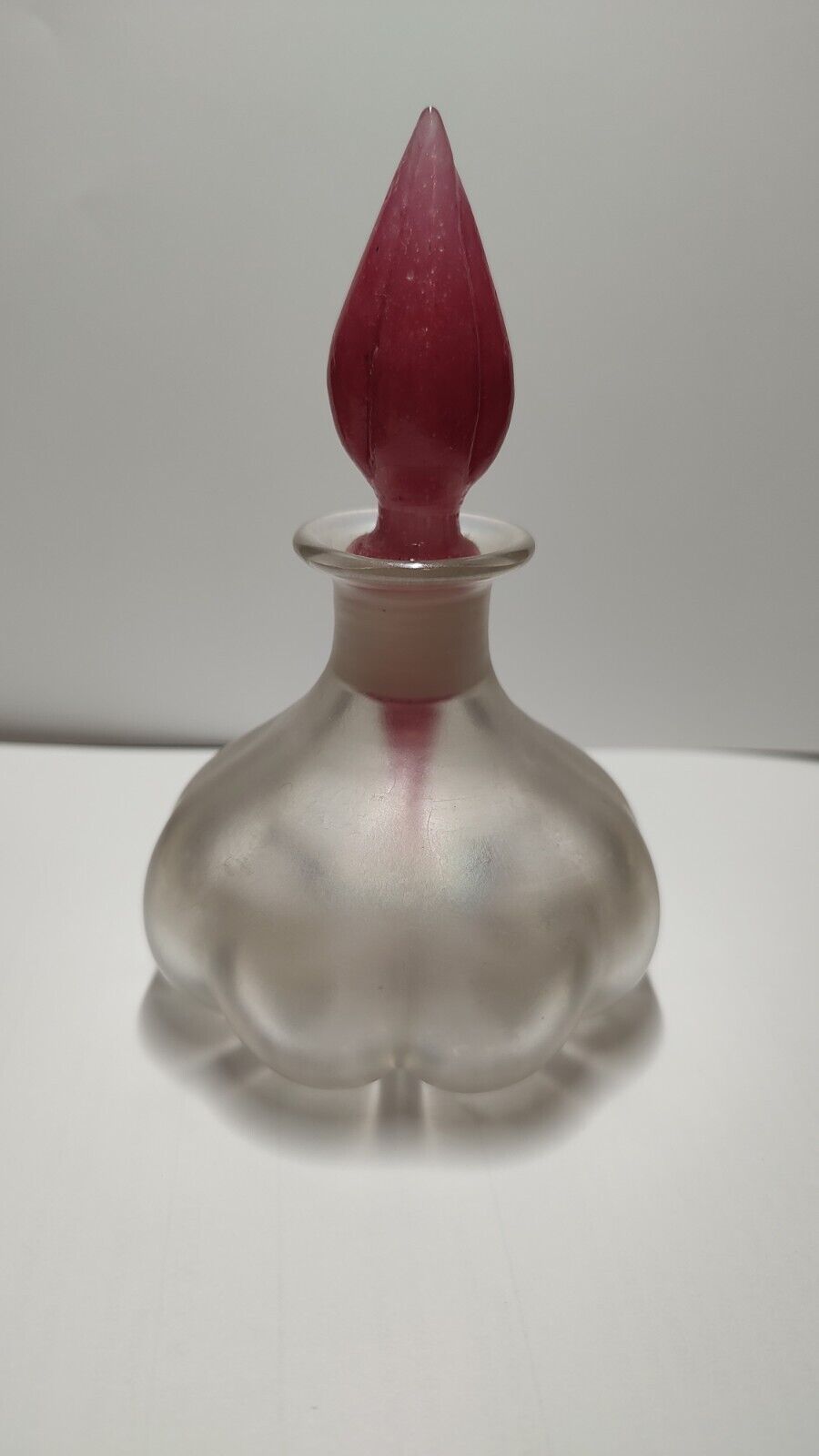 Antique Steuben Verre De Soie Glass Perfume Bottle with Rosaline Flame Stopper