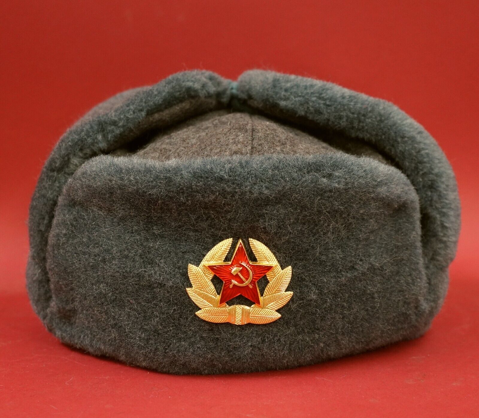 Soviet Army Ushanka Winter Fur Hat 1980s ORIG Military UNUSED Size58 + Cap Badge