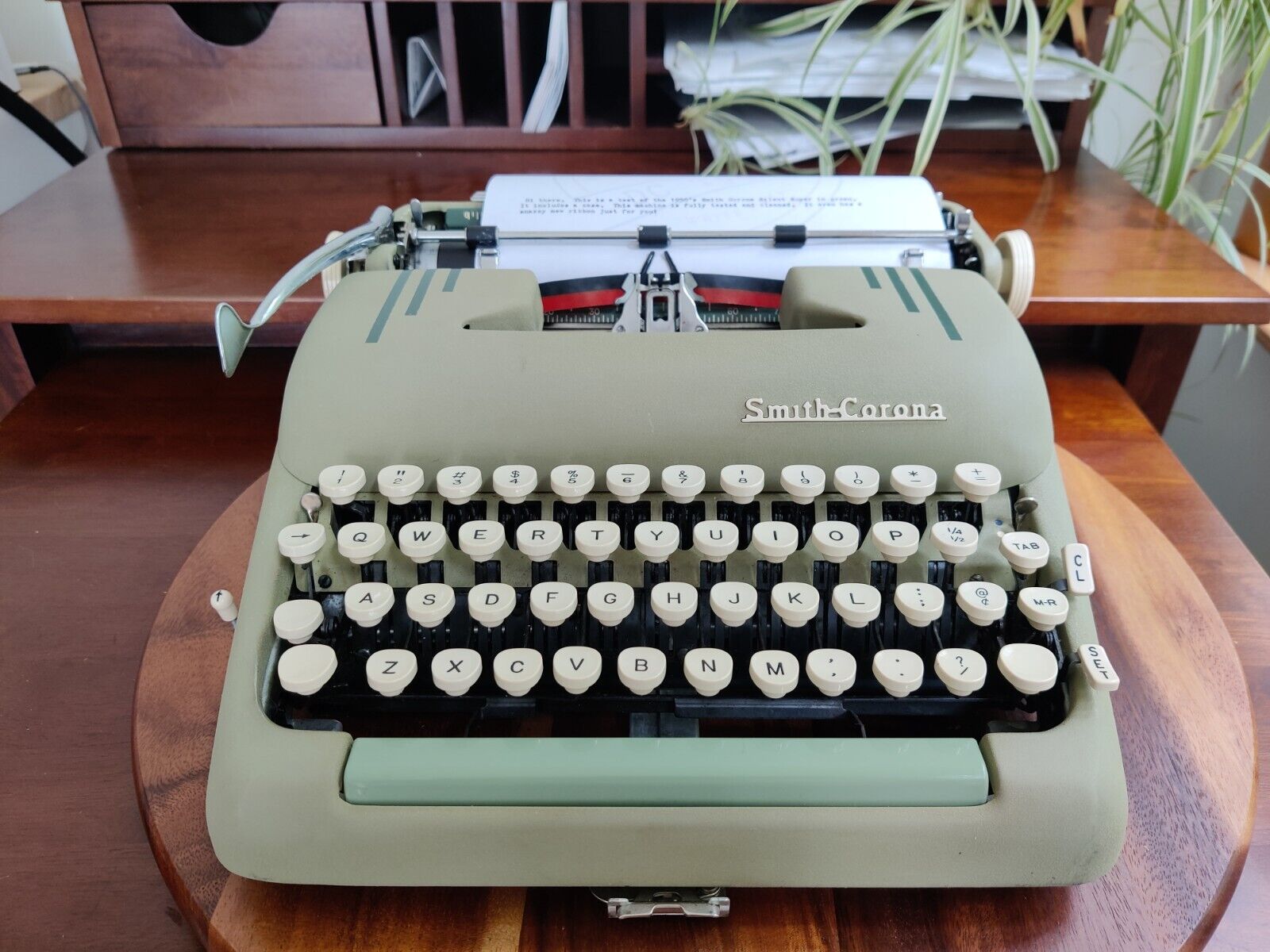 BEAUTIFUL 1955 Smith-Corona 5T SILENT SUPER Portable Typewriter Sea-Foam Green