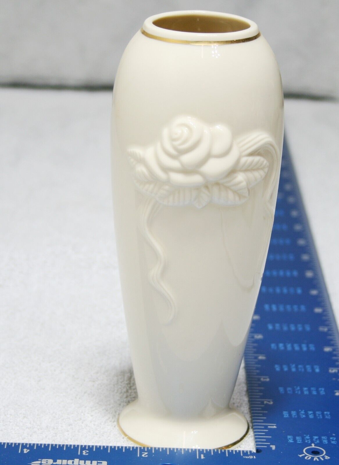 Lenox Ivory Embossed Rose Porcelain Vase with Gold Trim 6\