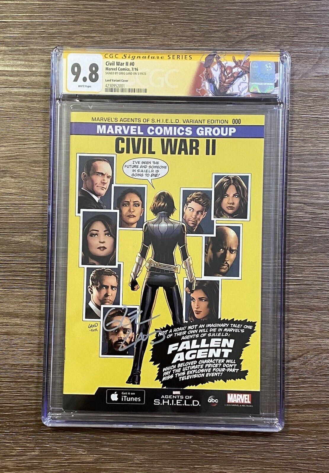 🔥Civil War II #0 CGC 9.8 Signed by Land Variant Marvel Agents of SHIELD Cover🔥