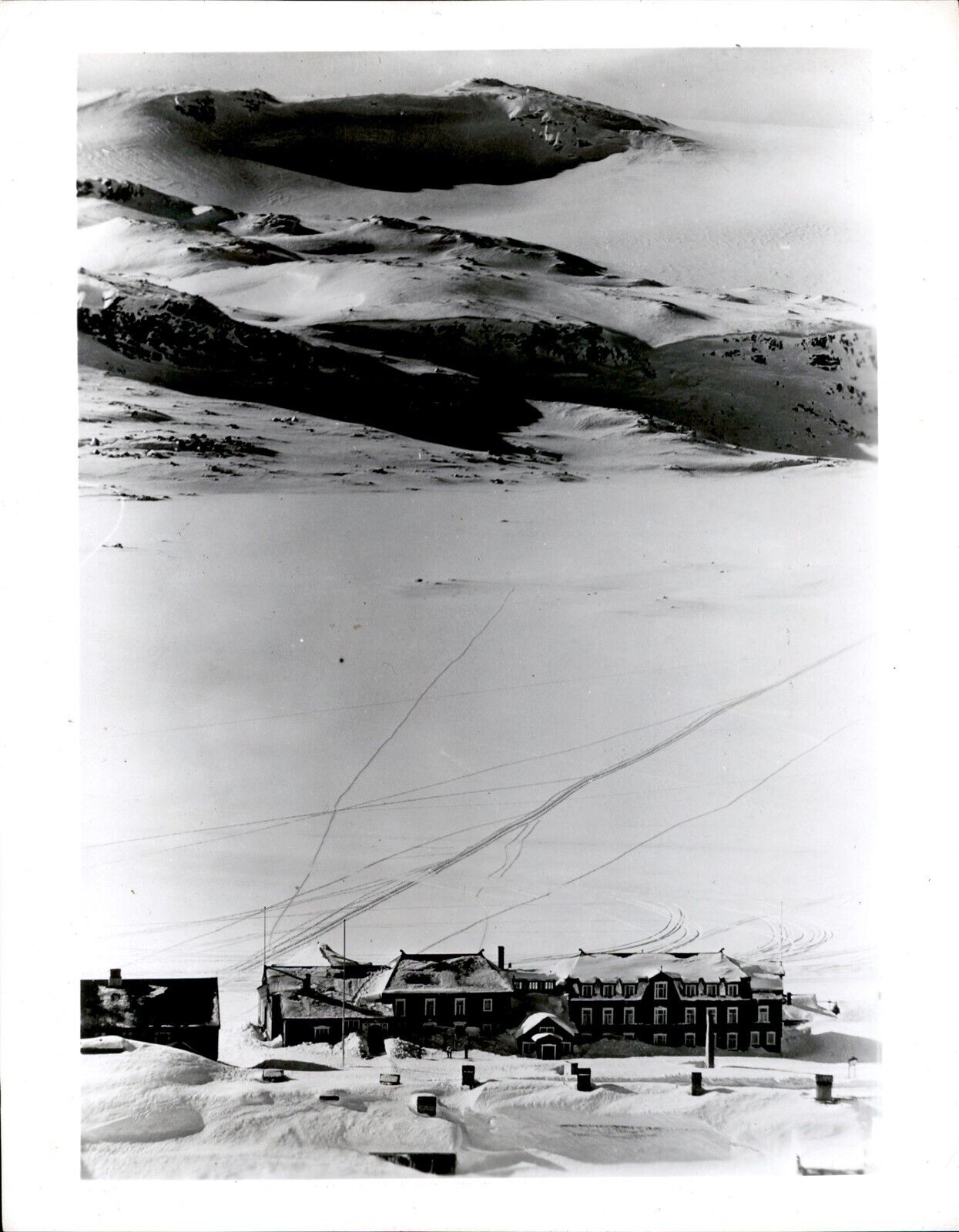 LD341 Original Photo GIANT ESTATE IN NORWEGIAN MOUNTAINS SNOWY LANDSCAPE