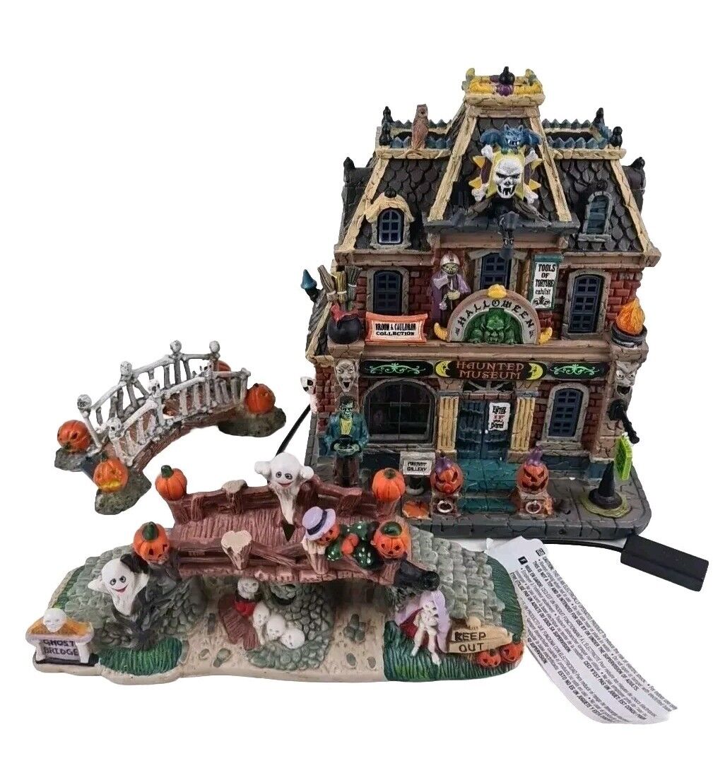 🚨 Lemax Spooky Town HAUNTED MUSEUM Halloween Monsters Lit House 85304 Retired