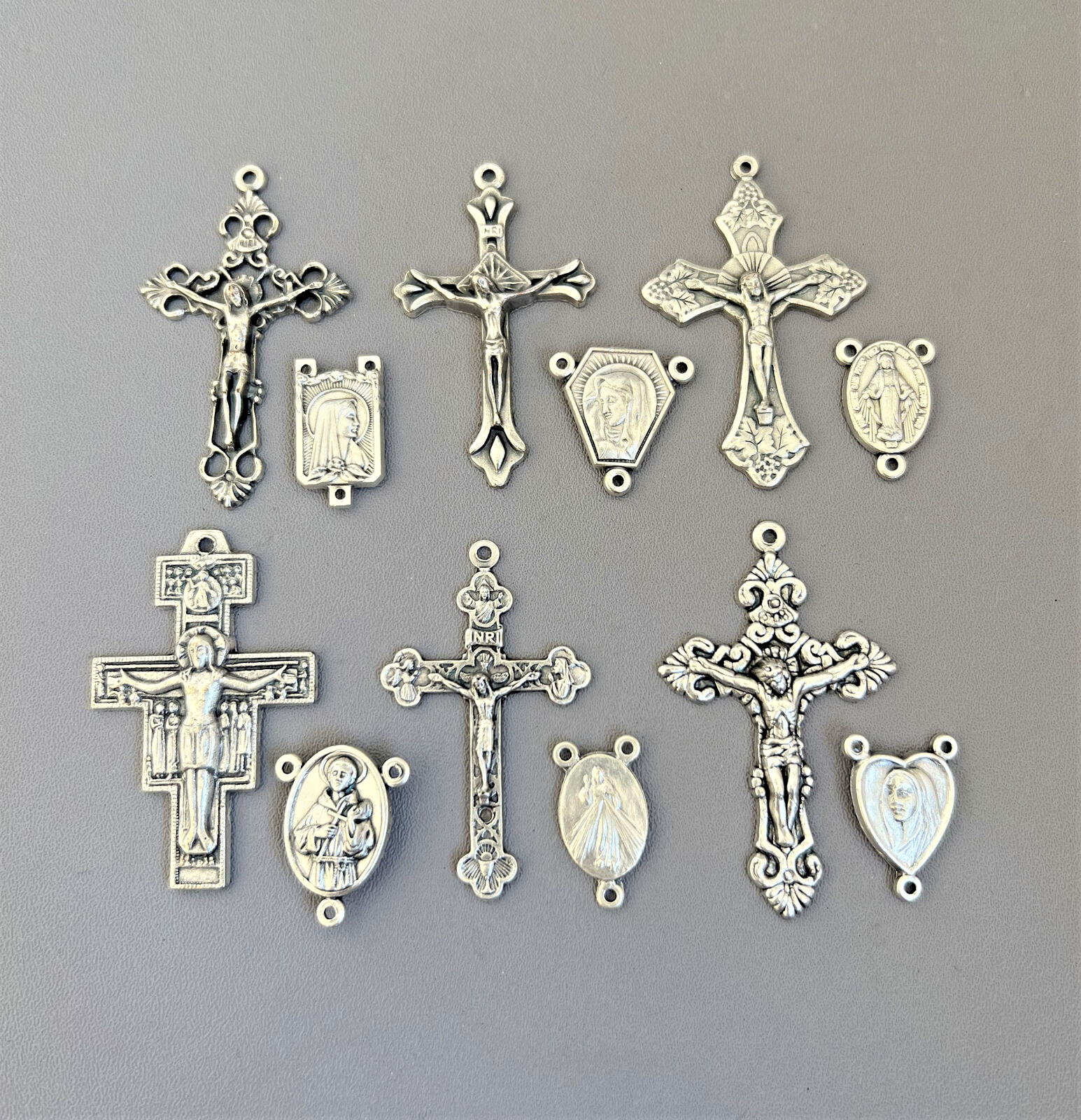 12 Crucifixes & Rosary Centers Make ITALY Rosaries Part Centerpieces S112 SET B*