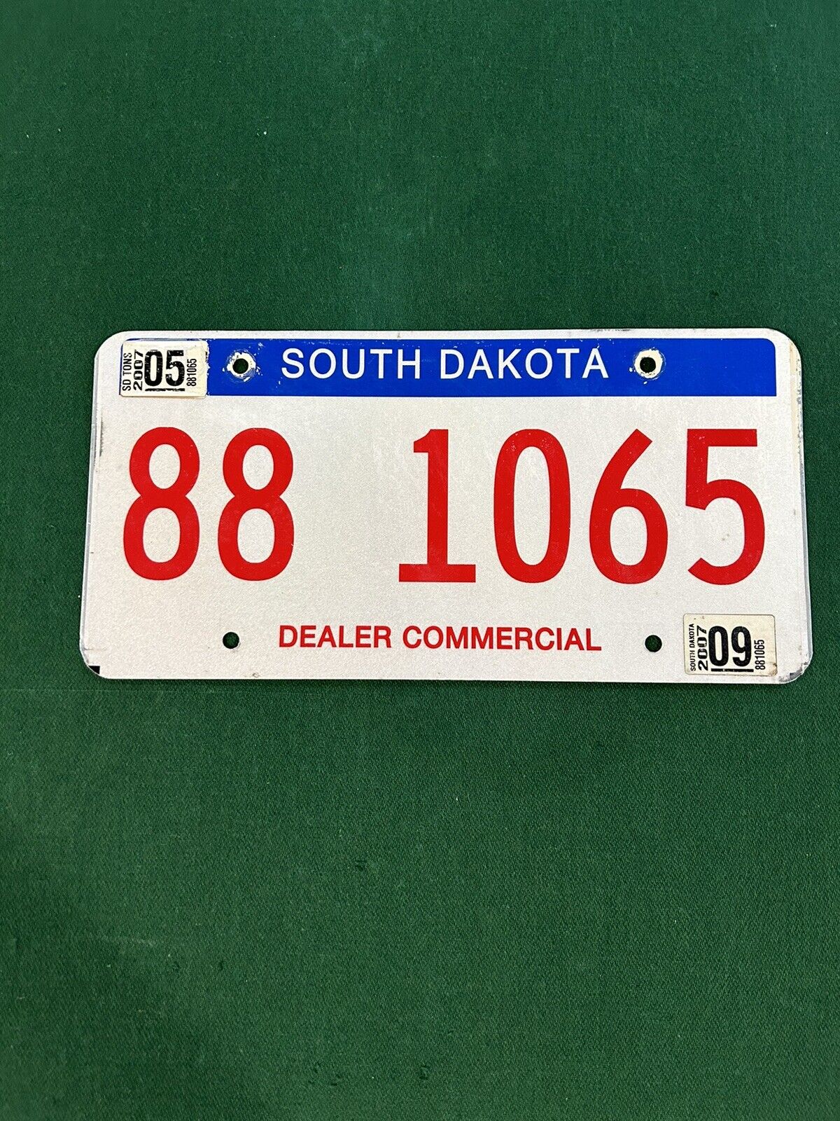Rare SOUTH DAKOTA Commercial Dealer License Plate. Expired 2007 #88 1065