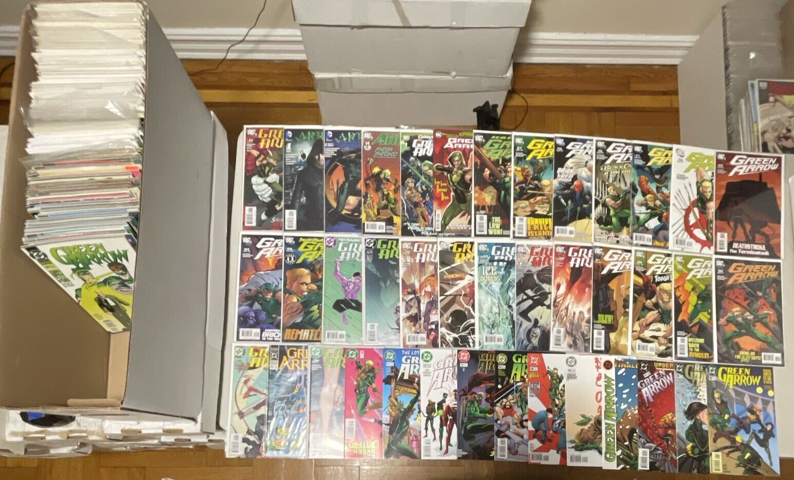 DC Comics LONG BOX  Green Arrow Lot Of 228 Comics