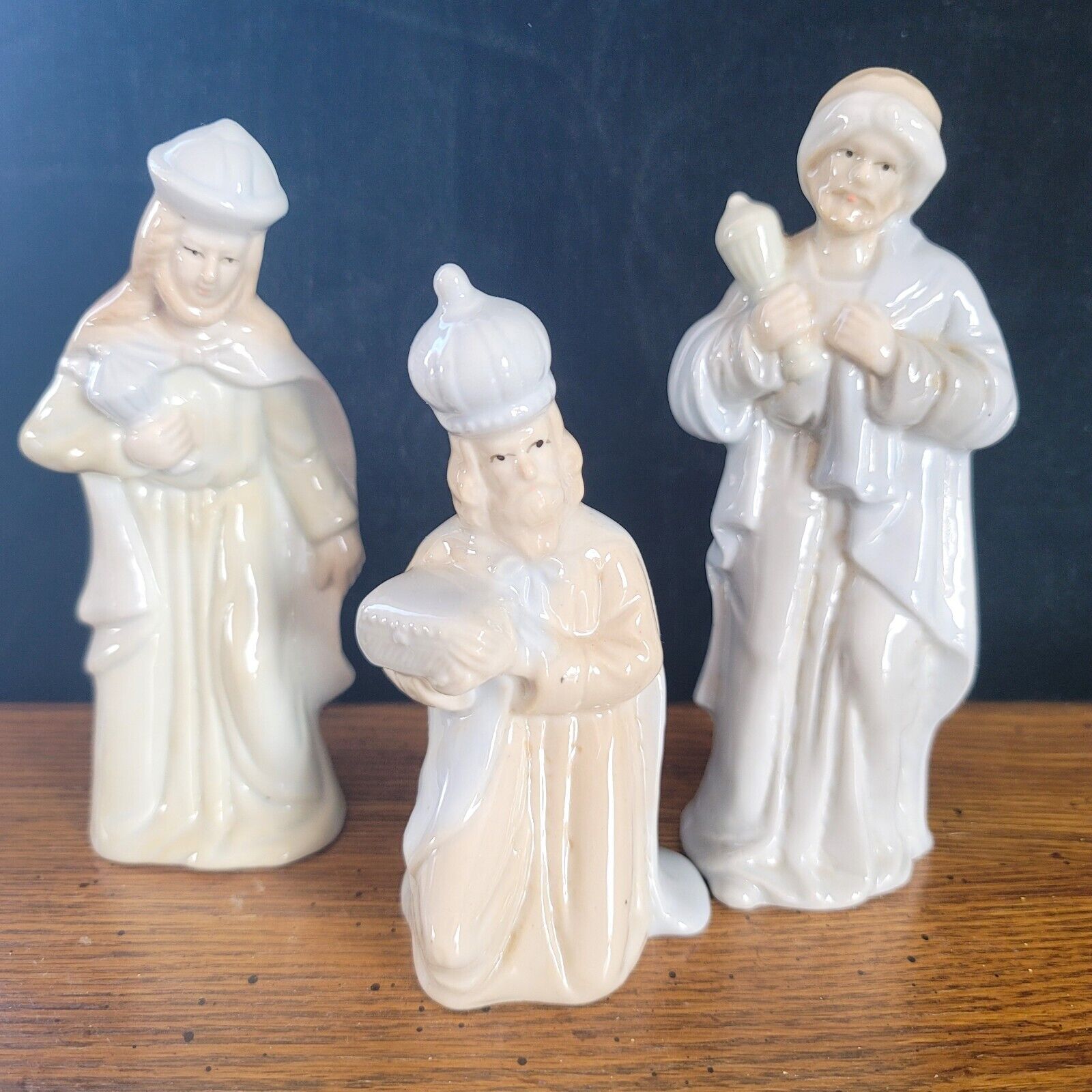 3 Wisemen China Figurines Nativity Set Pastel Colors 6.25 5.75 & 5 inches Tall