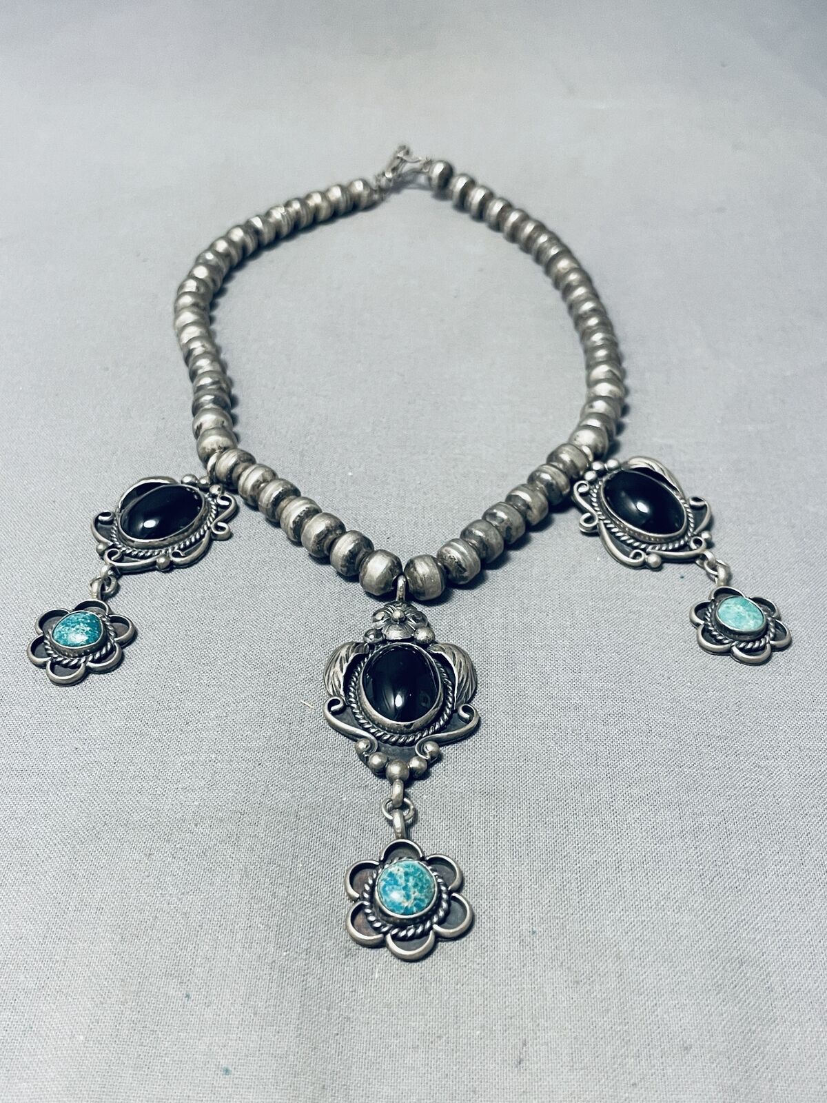 AMAZING VINTAGE NAVAJO BLACK ONYX & TURQUOISE STERLING SILVER NECKLACE