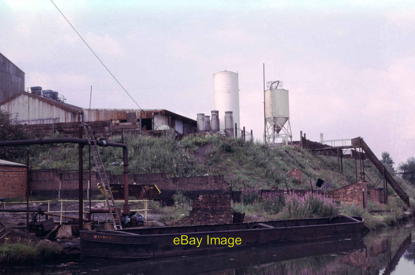 Photo 6x4 District Works, Smethwick, 1982 The boat is lettered 'D, I c1982
