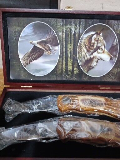 Wild Outdoors 2 Knives Set Wolf & Eagle, New In Wood Case