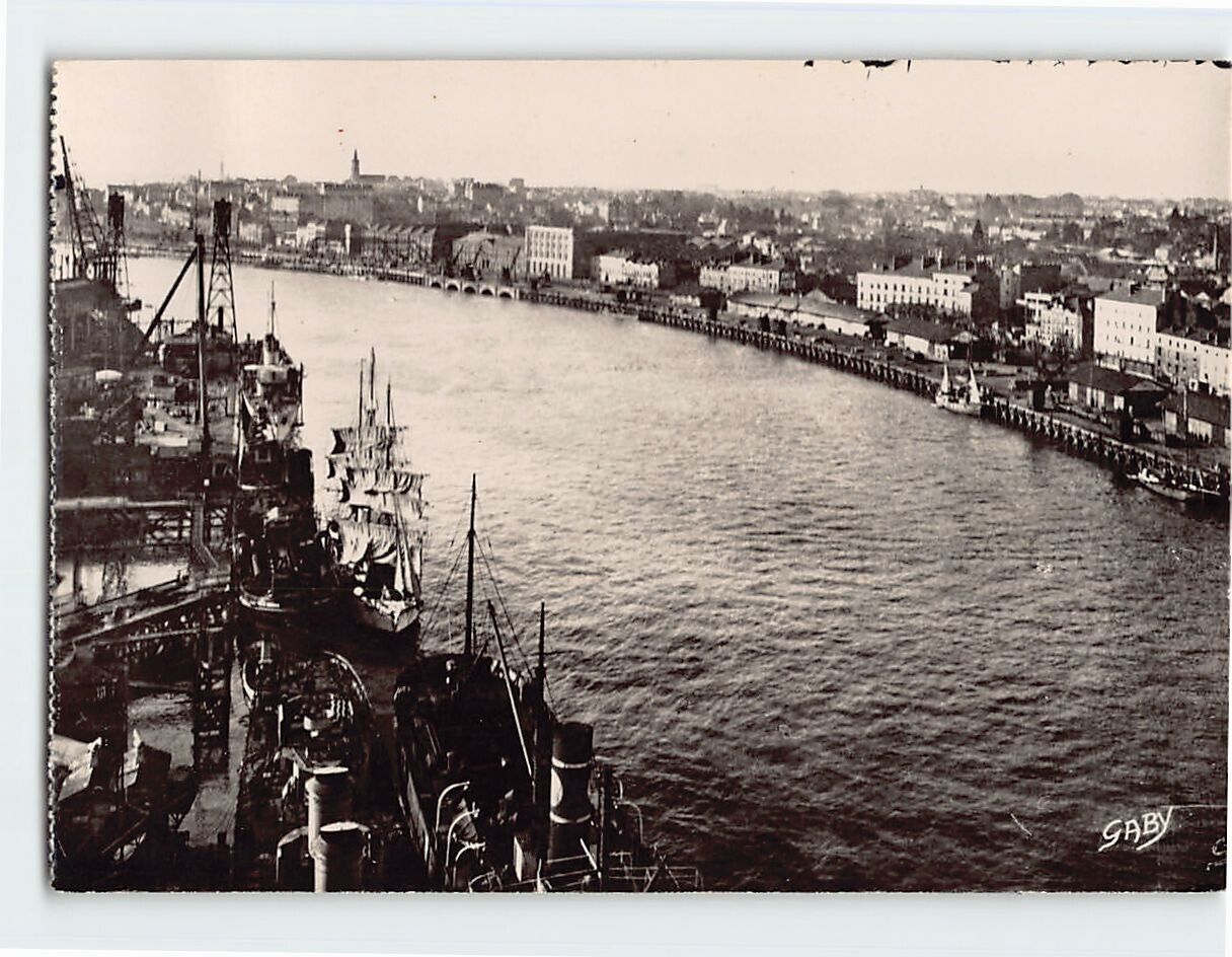 Postcard Panorama sur le port Nantes France