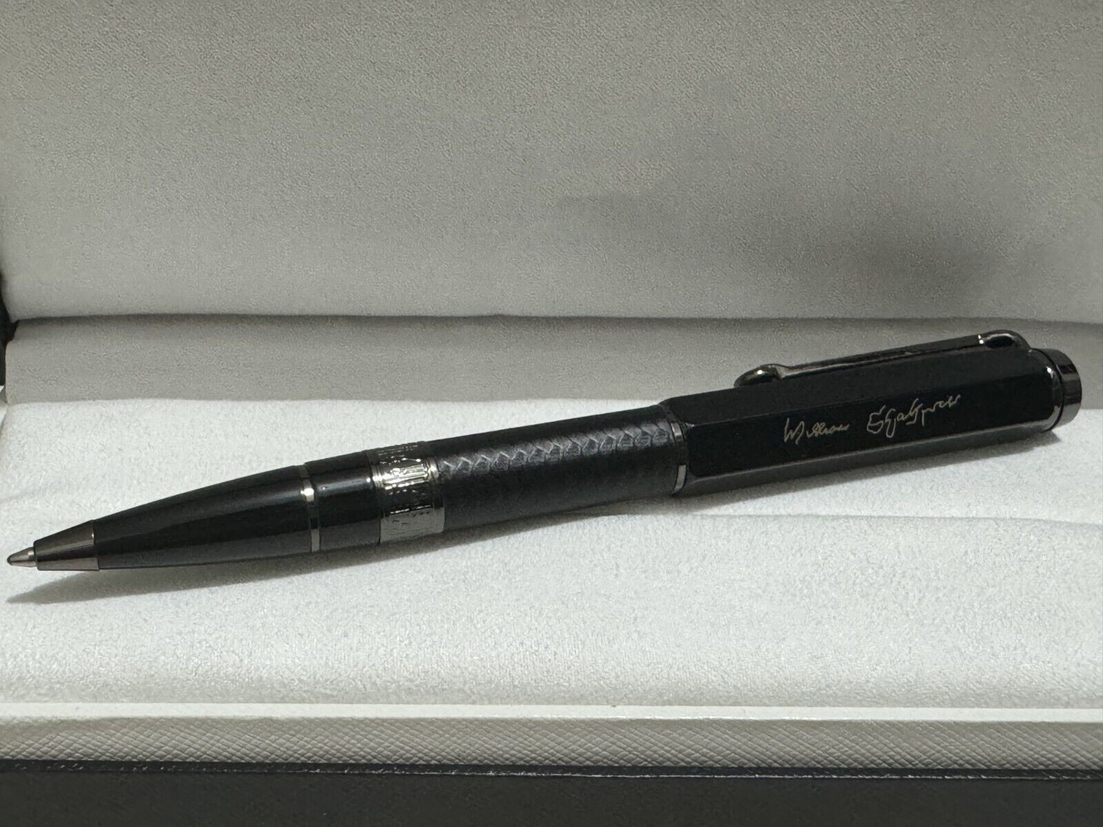 Luxury Great Writers Metal Series Black - Grey Color 0.7mm Ballpoint Pen #1