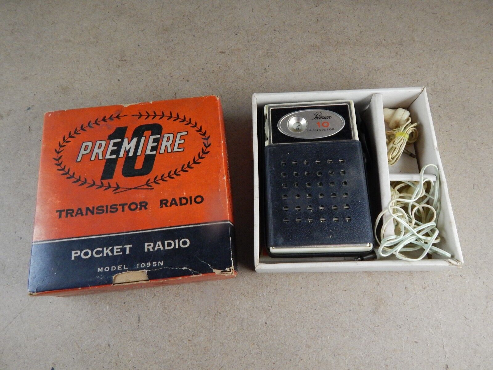 vintage 60\'s PERMIERE 10 Transistor Portable RADIO in box