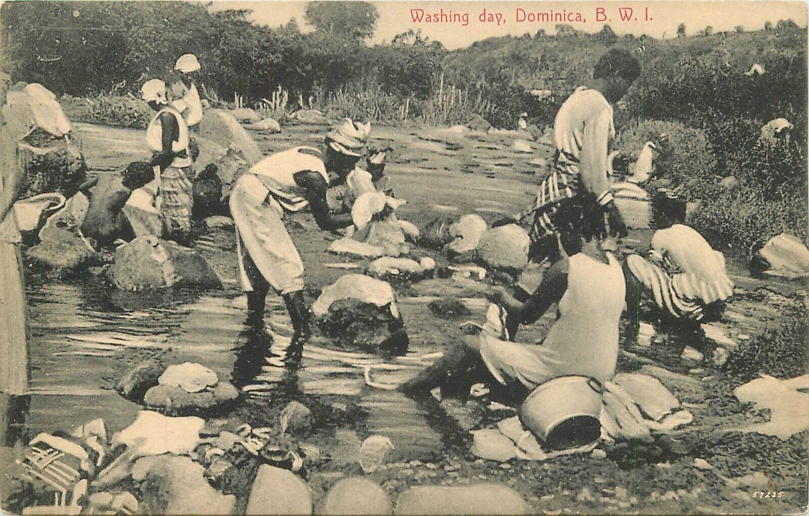 Postcard C-1910 Dominica BW1 Caribbean Washing day 23-4532