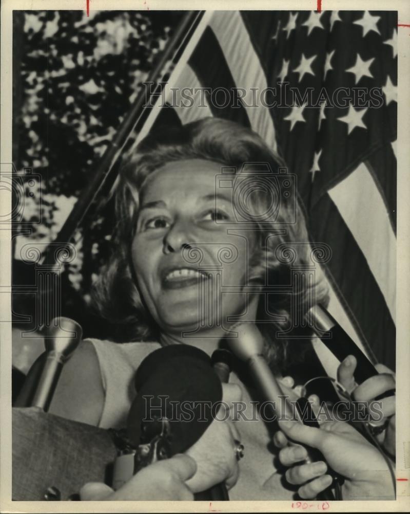 1969 Press Photo Joan (Mrs. Edwin) Aldrin at news conference - hca41141