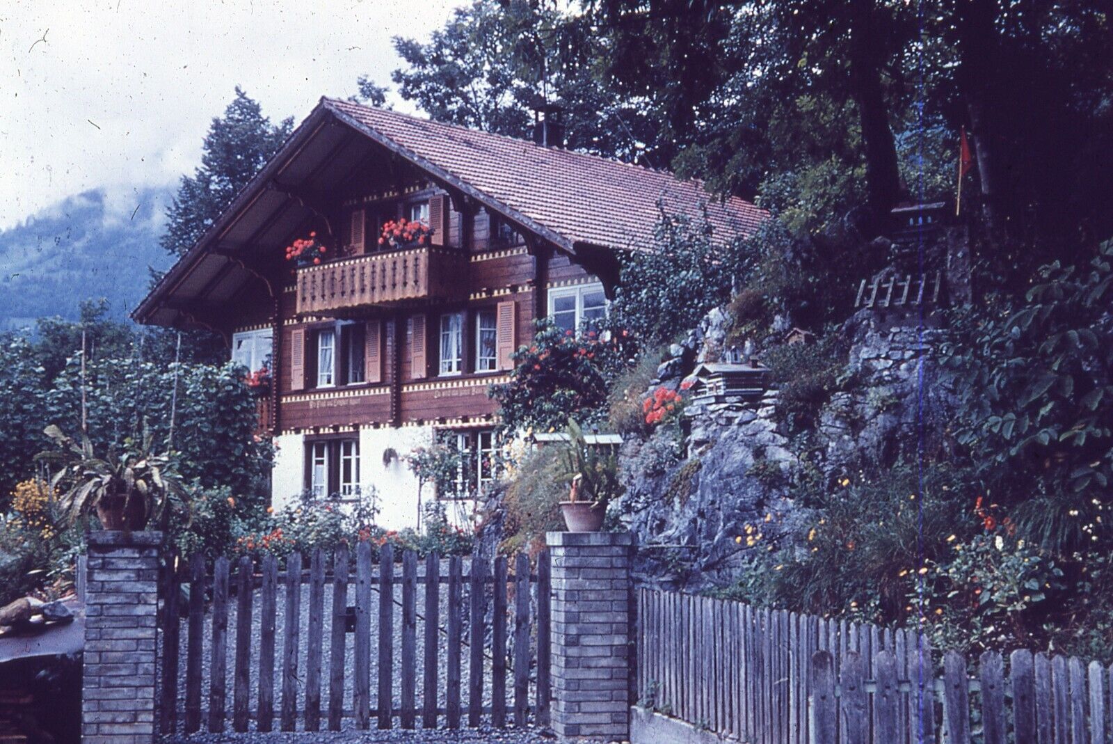 Vintage 35MM Photograph Slide Commercial Swiss Chalet Interlaken 1963 Wolfe WW