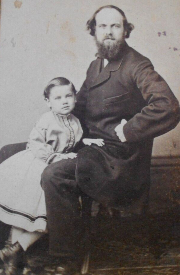 ANTIQUE CDV PHOTO LOVING FATHER AND CHILD WELL-DRESSED BROOKLYN NEW YORK GOOD
