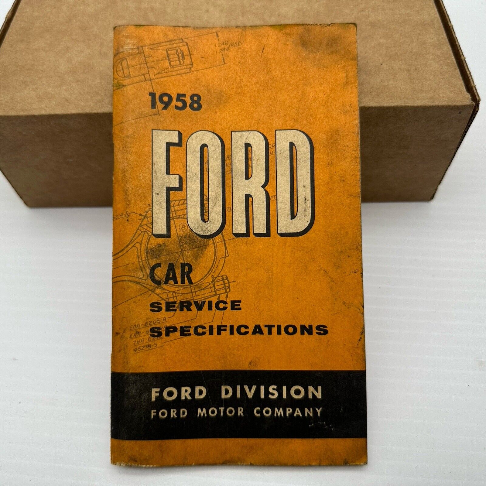 1958 FORD CAR SERVICE SPECIFICATION BOOKLET VINTAGE
