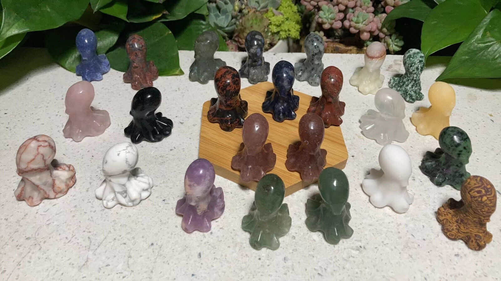 wholesale 22pcs 1.5\'\'   natural   type stone carved octopus