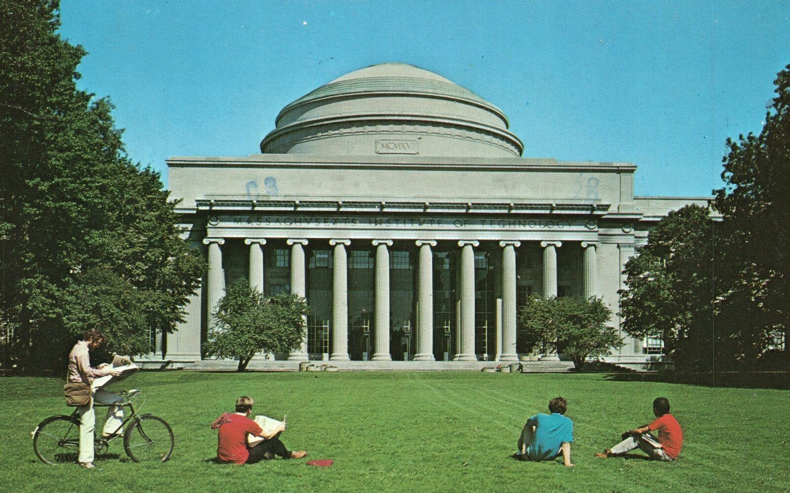 Postcard 1976 Great Court Institute Of Technology Cambridge Massachusetts MA