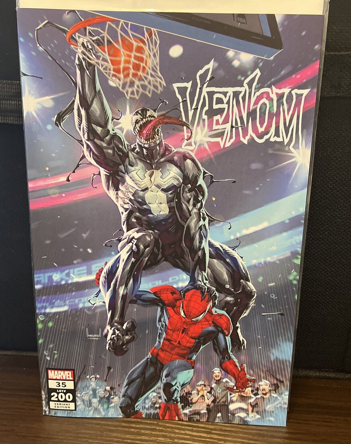 Venom #35 (LGY 200) 2021 Kael Ngu Basketball Exclusive Comic 