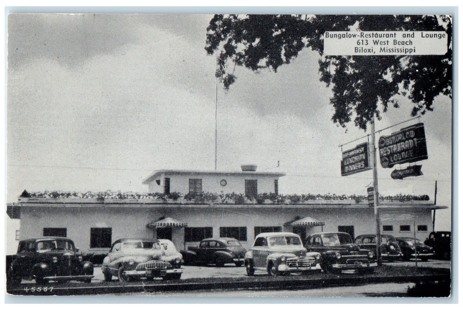 c1950\'s Bungalow Restaurant & Lounge Classic Cars Biloxi Mississippi MS Postcard