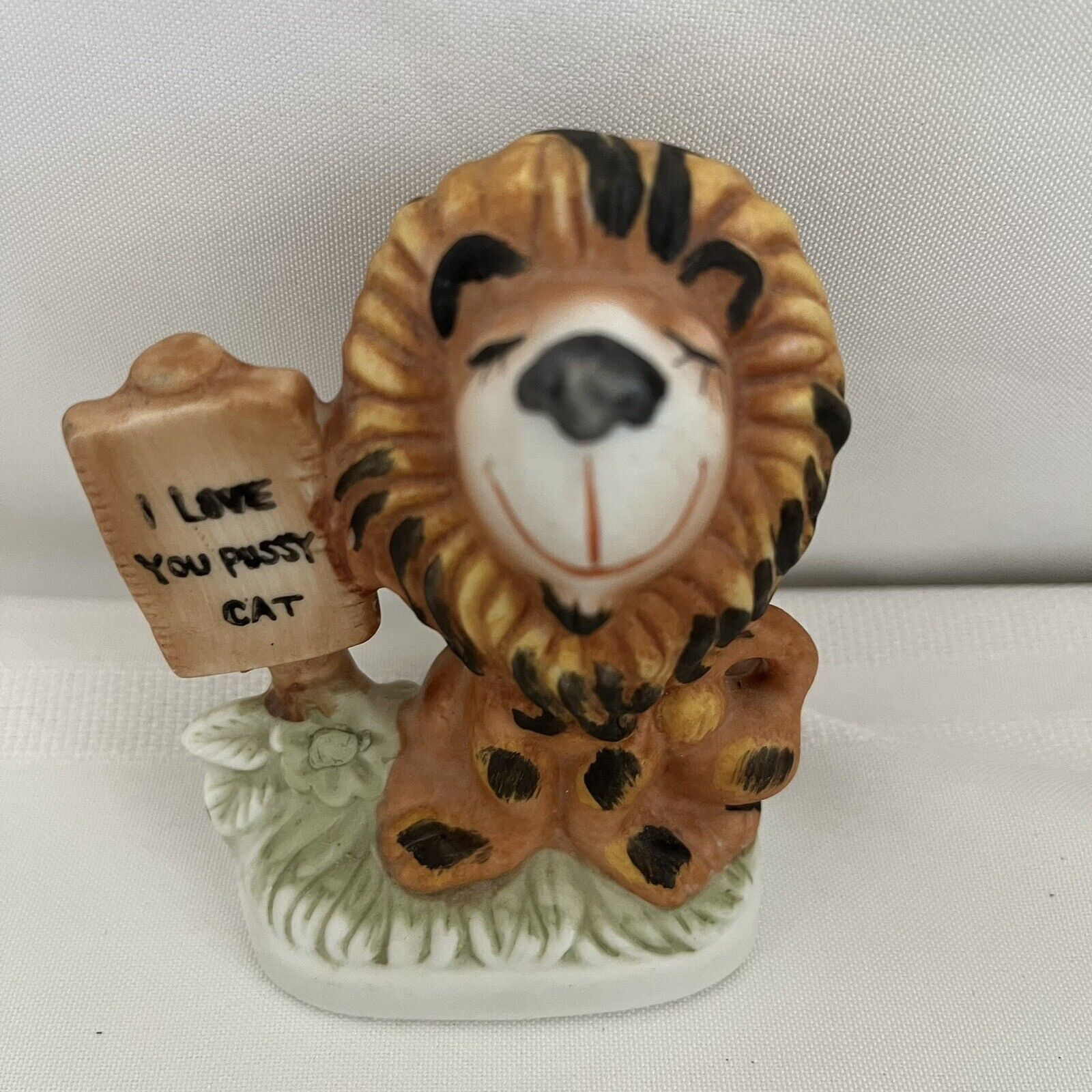 LION FIGURINE~ vtg 70-80\'S? small glass hand painted  I LOVE YOU PUSSY CAT Used