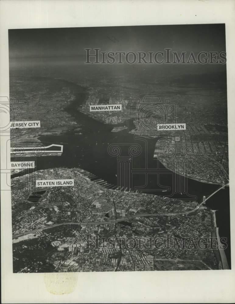 1968 Press Photo Aerial view of Staten Island, New York - sia08106